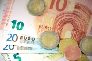 Kredyt w euro – czy można unieważnić umowę jak we frankach? Przegląd aktualnych orzeczeń